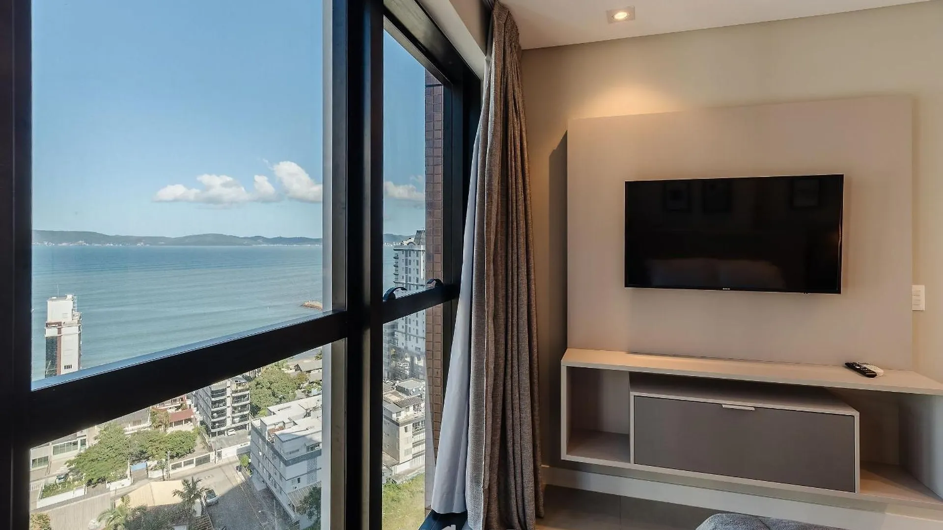 Mhf II - Apts Variados Em Predio Com Vista Para O Mar Em Itapema Apartamento