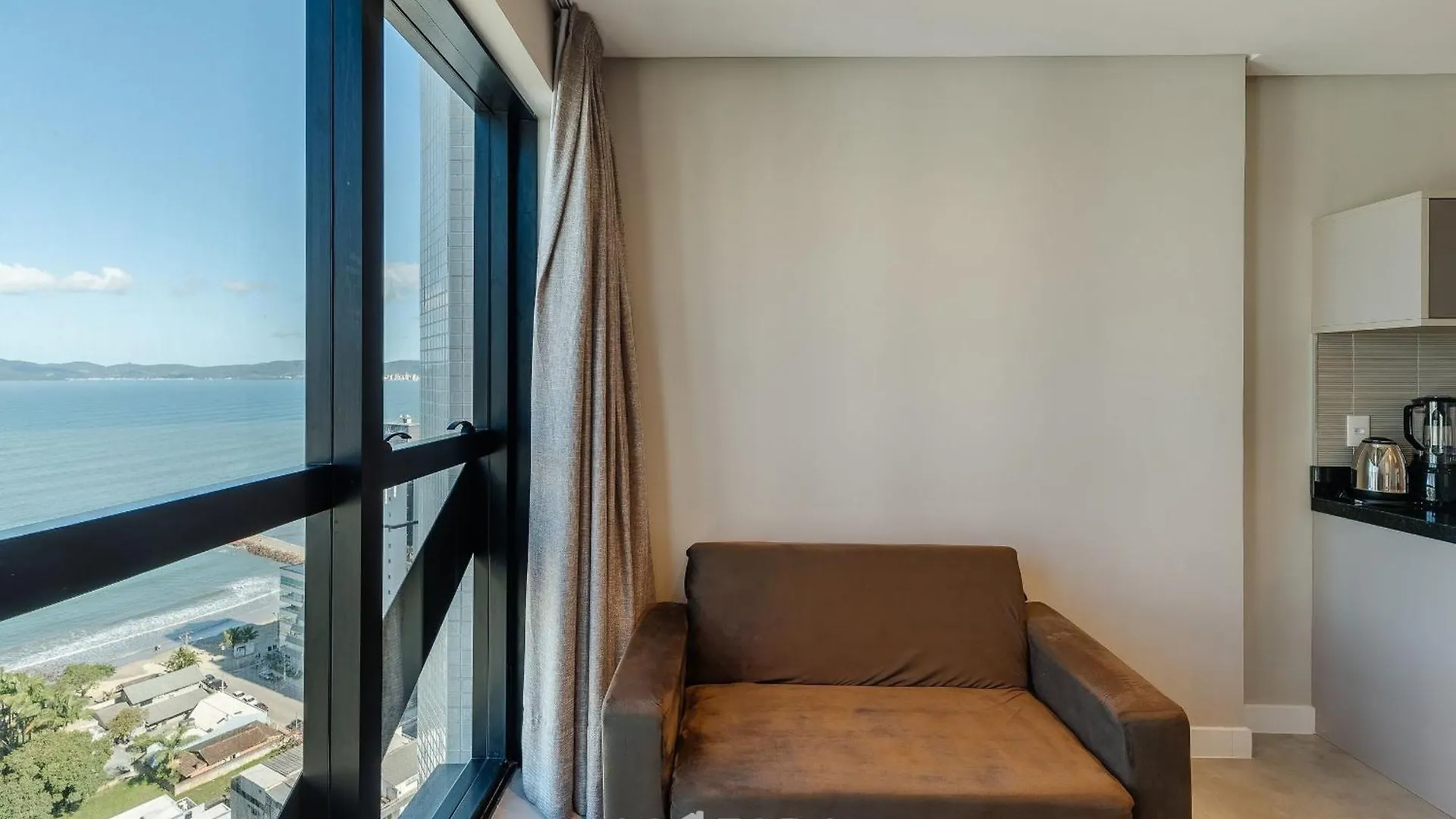 Apartamento Mhf II - Apts Variados Em Predio Com Vista Para O Mar Em Itapema