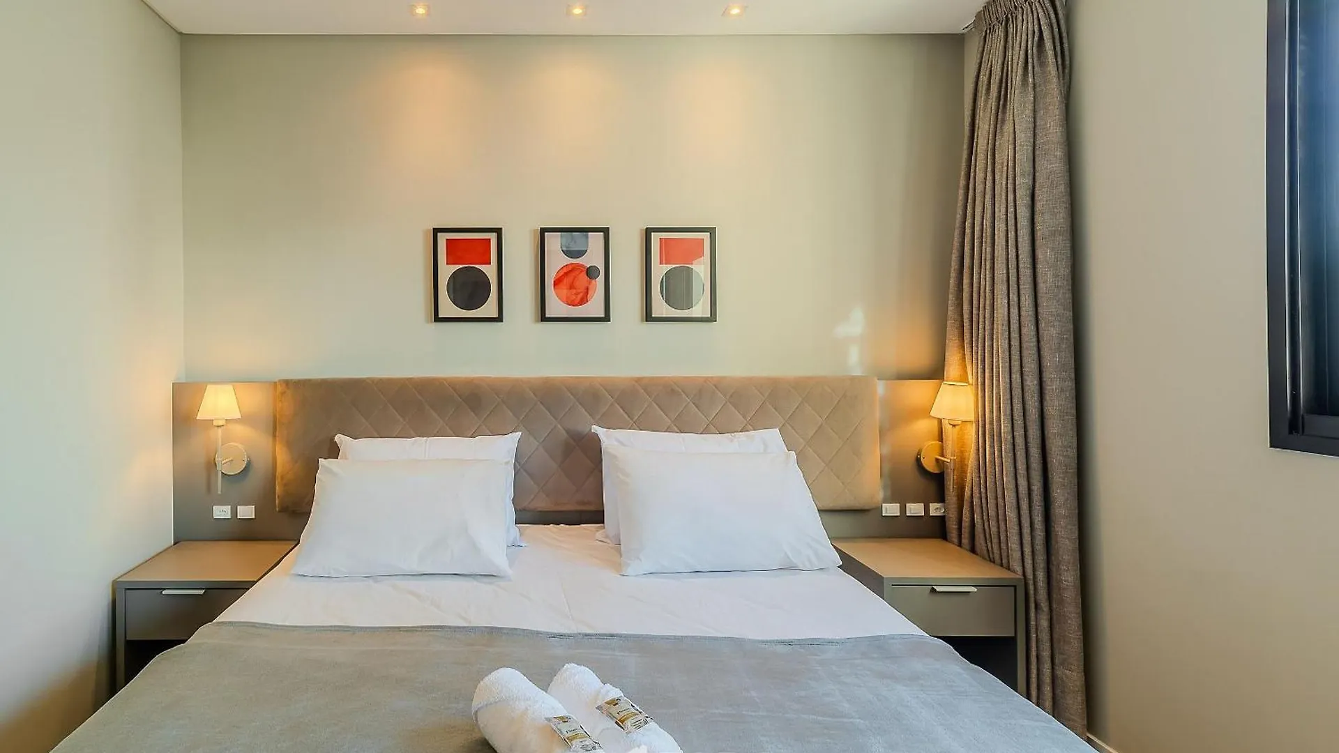 Apartamento Mhf II - Apts Variados Em Predio Com Vista Para O Mar Em Itapema