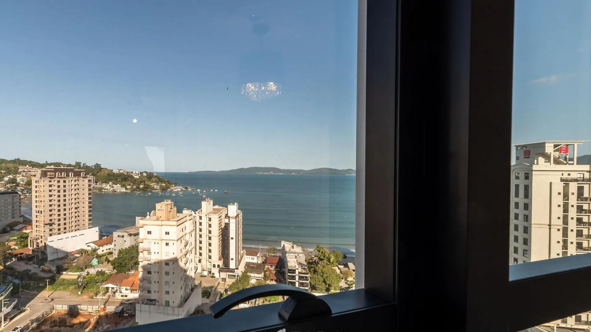 Apartamento Mhf II - Apts Variados Em Predio Com Vista Para O Mar Em Itapema